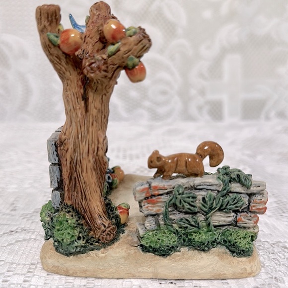 💛TM8 ‘Autumn Delights’ HummelScape and Boy Figurine ‘One Plus One’. - Picture 4 of 6